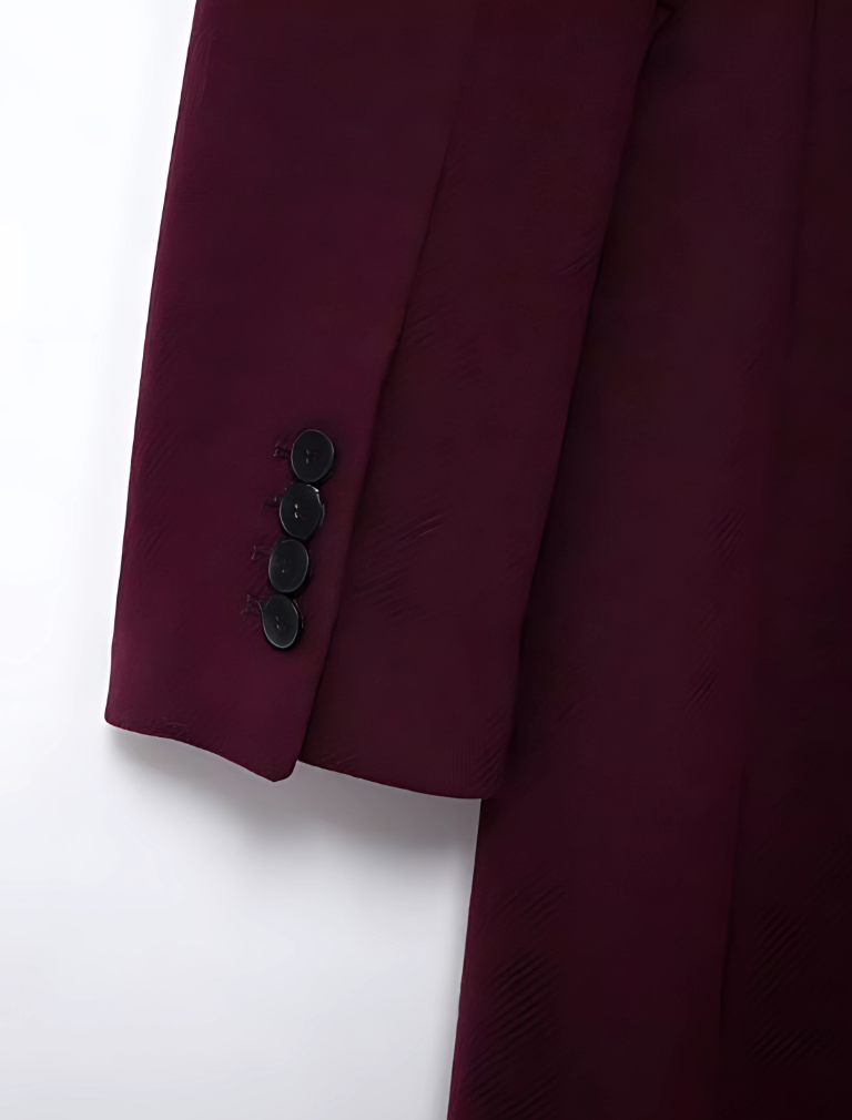 Amelia™ | Elegant Vinröd Ullkappa