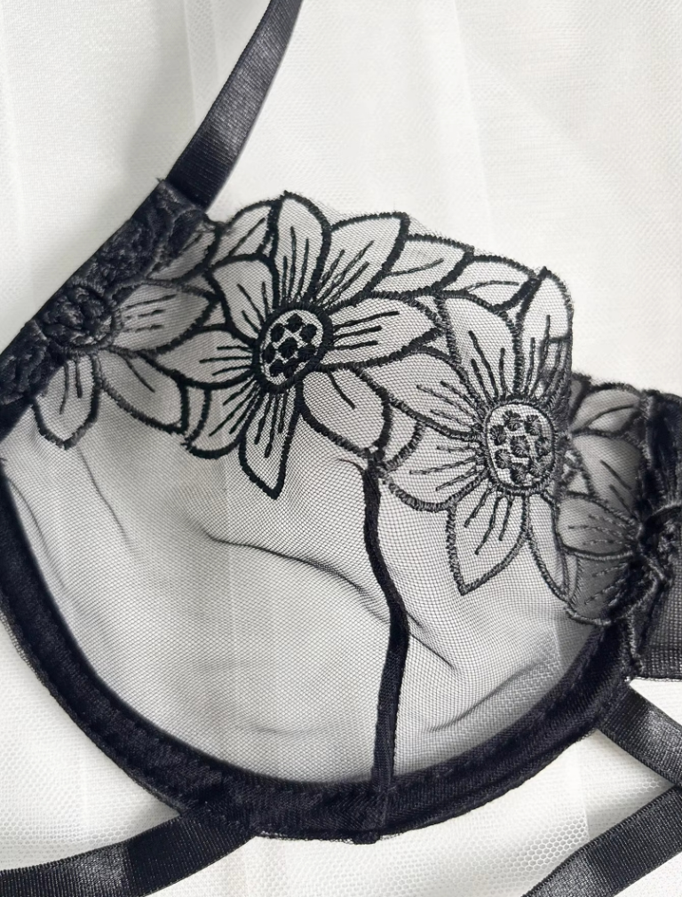 Isabella™ | Broderad Lingerieset i Spets